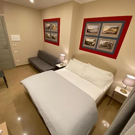Mdc Luxury Rooms Naples-2